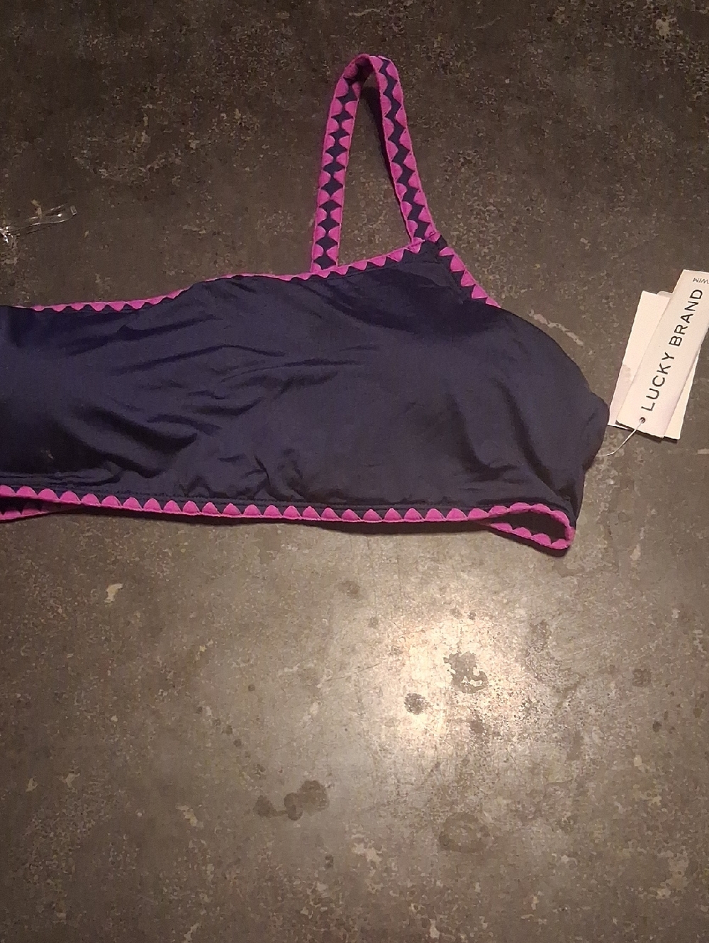 Beautiful BNWT LUCKY BRAND top Sz L